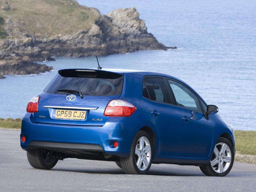  Toyota Auris 5-Door 2010 года  (UK) (фото 37 из 59)